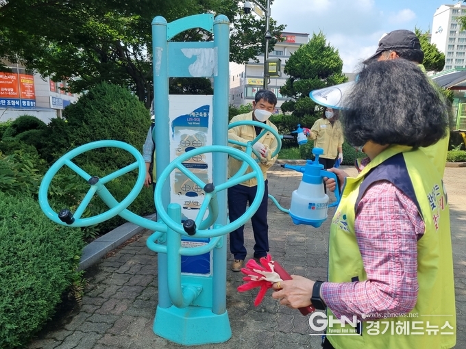 평택시 서정동 지역사회보장협의체, 코로나19 확산방지에 따른 방역활동 실시