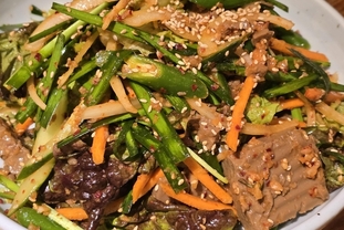 [미식칼럼] 묵전 – 전과 막걸리, 도심에서 이어지는 한국 술상의 구조