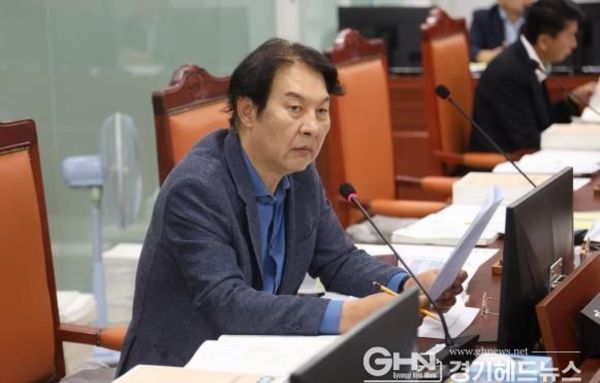 경기도의회 강웅철 의원, 깜깜이 예산 편성 의혹 제기 및 절차 미준수 지적