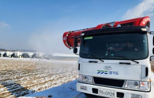 가축전염병 유입 차단...경기도동물위생시험소, 방역 소독 총력