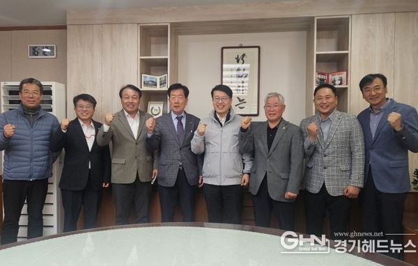 경기도, 한우산업 위기 극복 위해 현장과 맞손…사료비 경감 등 대책 추진