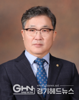 석종섭 민주평화통일자문회의 용인시협의회장이 평화통일 기반 구축에 기여한 공로로 국민훈장 ‘석류장’을 수훈했다