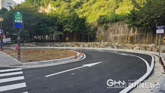 기흥구가 지난 8월부터 진행한 구성중·고등학교 일원 통학로 정비를 완료했다