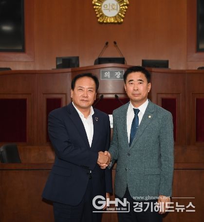 성길용 의장과 이권재 시장 합의
