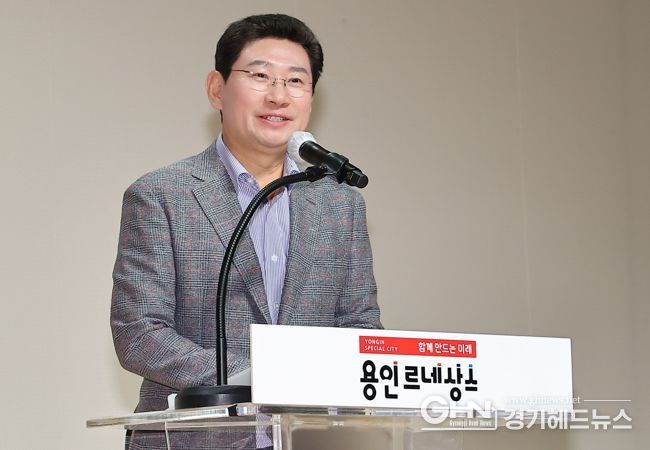 이상일 용인특례시장이 13일 시청에서 열린 제71주년 재향군인의 날 기념식에서 인사말을 하고 있다