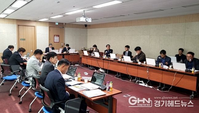 지난달 31일 용인특례시청에서 열린 '민간제안 산업단지 투자의향서' 평가를 위한 정책자문회의 현장 모습