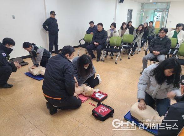 모현읍 행정복지센터에서 열린 심폐소생술 교육