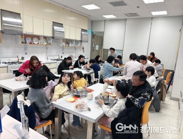 안성시 드림스타트, 크리스마스 케이크 만들기 프로그램 진행
