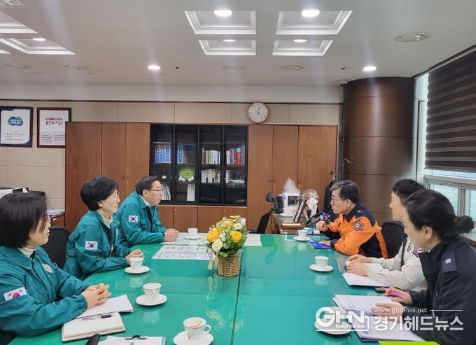 지난 5일 류광열 용인특례시 제1부시장이 안기승 용인소방서장을 만나 의료체계 협력 방안 등에 대해 의견을 교환했다