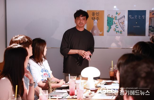 용인특례시는 지난 20일 신갈오거리 공유주방 오거리부엌에서 용인 청년 네트워킹 파티 '맛잇는 밤'을 열었다.