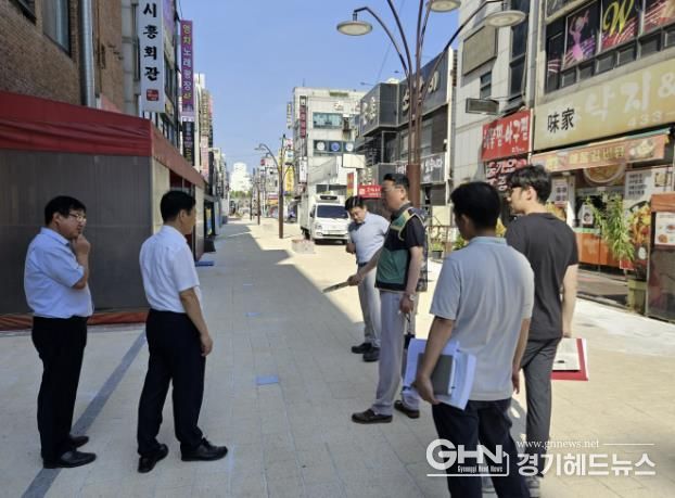 시흥시, 디자인 불빛거리 조성 사업 현장 점검 이봉관 시흥시의회 자치행정위원장과 관계자 참석