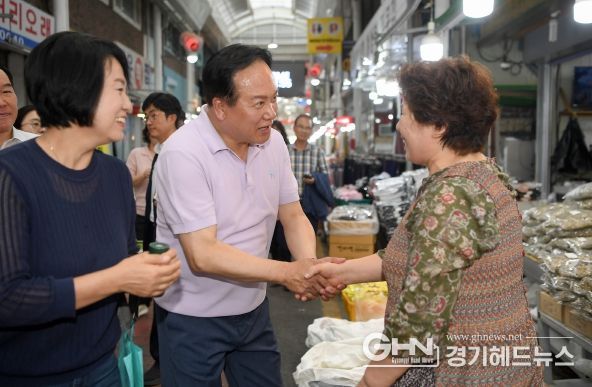 이권재 오산시장 사랑으로 나누는 장보기 행사 가져