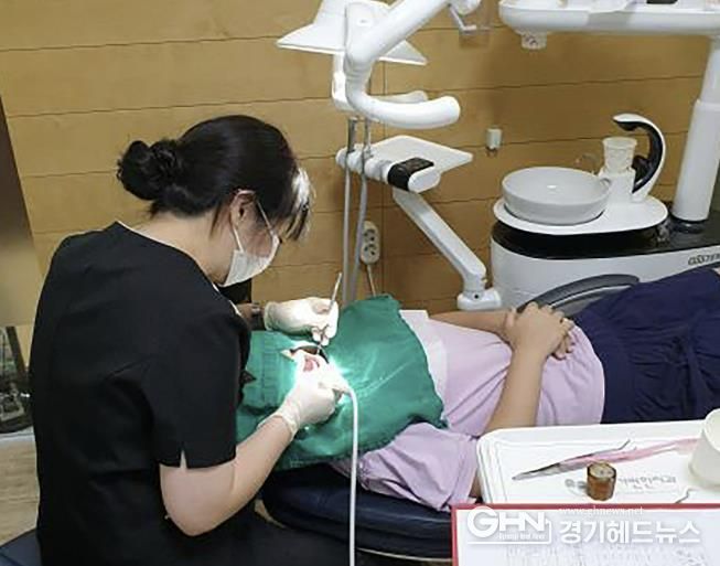 성남시 초교 4학년생이 협력 치과에서 치과주치의 진료를 받고 있다