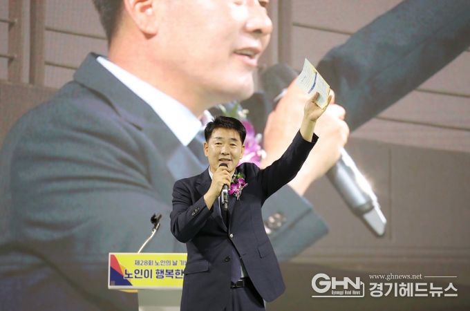 축사하는 배정수 화성시의회 의장