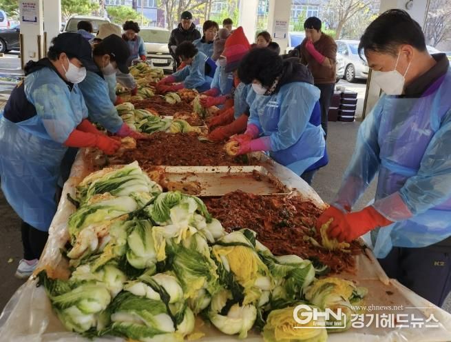 시흥시 신천동 자원봉사자 협의회, 사랑의 김장 나눔으로 온정 나눠