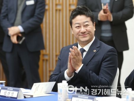 김진경 경기도의장, ‘3급 직제 신설’ 등 지방의회 주요 발전방안 논의