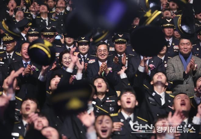신규 경기도 소방공무원 386명 임용. 김동연