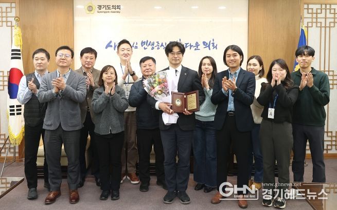 박상현 의원, 2024년 의정활동 우수 도의원 감사패 수상