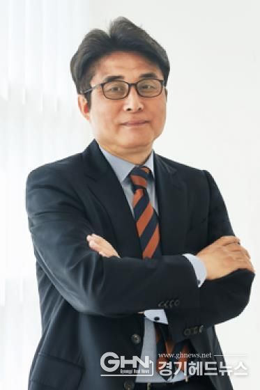 내려받기한국영상자료원 김홍준 원장