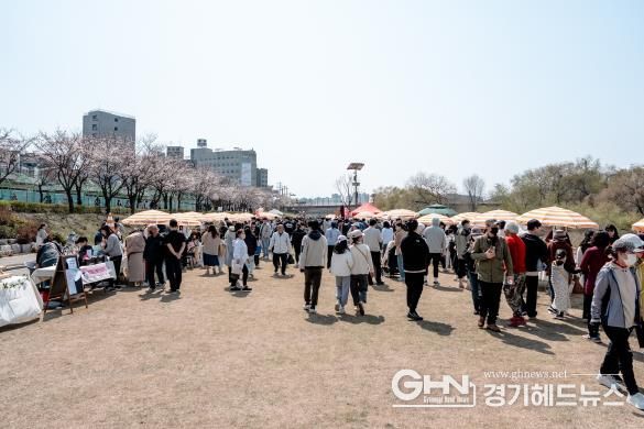 오산시, 소상공인 상생 장터 '봄날의 벚꽃 마켓' 성황리 마무리