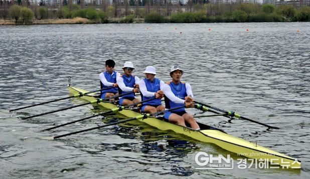 제67회 전국조정선수권대회 남자 일반부 쿼드러플스컬에서 우승한 용인특례시 직장운동경기부 조정팀