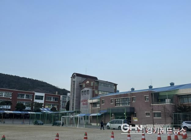 용인특례시 처인구에 있는 용인중학교 전경