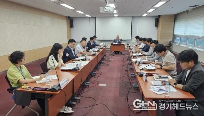 용인특례시가 국가산단 산업단지계획 변경에 따른 ‘인허가 지원 TF 회의’를 개최했다.