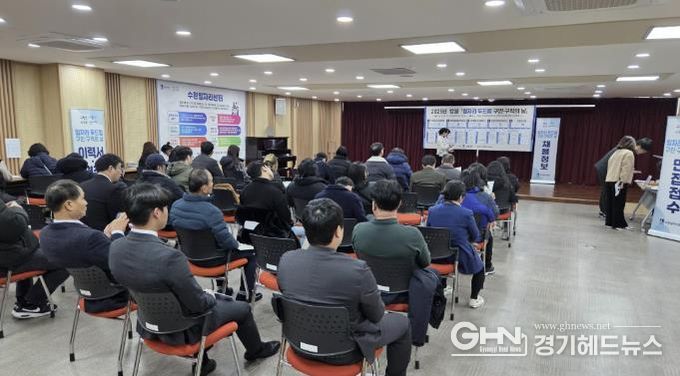 ‘12월 일자리 두드림 구인·구직의 날’ 채용 행사를 찾은 구직자들.