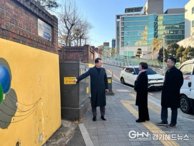 수원시 장안구 정자3동 주민자치회, 도로변 외벽 벽화 현장 점검 및 보수 방안 논의