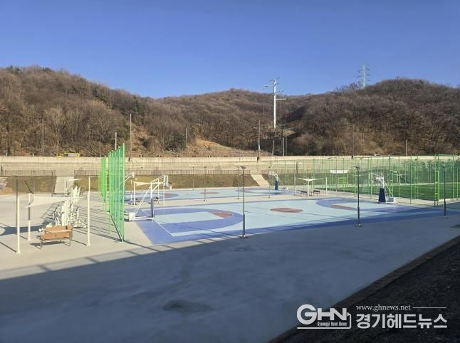 성남시 판교 대장저류지에 조성한 농구장