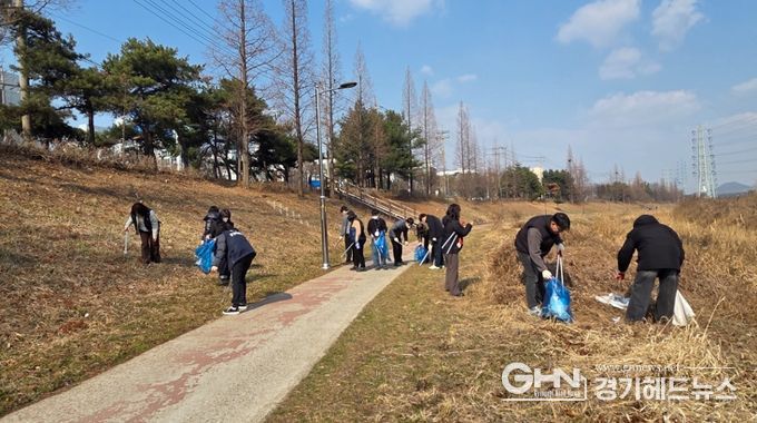 하천 환경정화 대청소로 쾌적한 수변환경 조성
