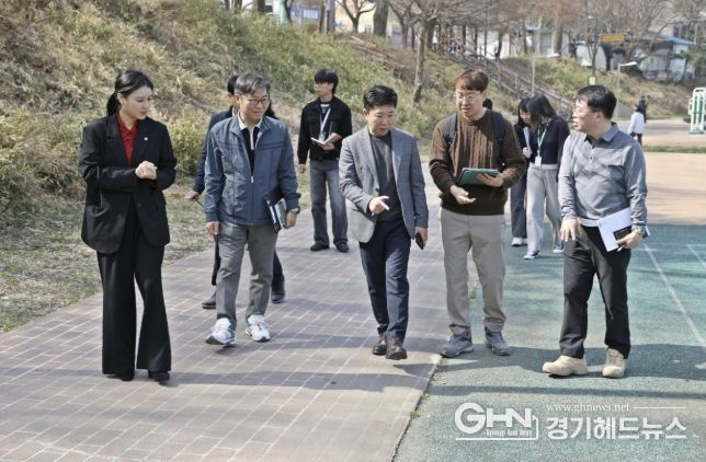 수원시 권선구, ”서호천 산책로, 더 밝고 안전하게!“ 서호천 산책로 현장 점검